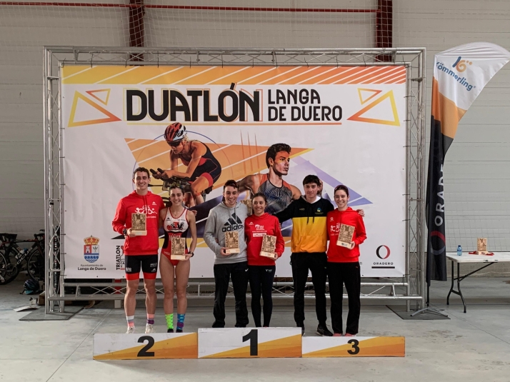 Marina Muñoz triunfa en el Duatlón de Langa