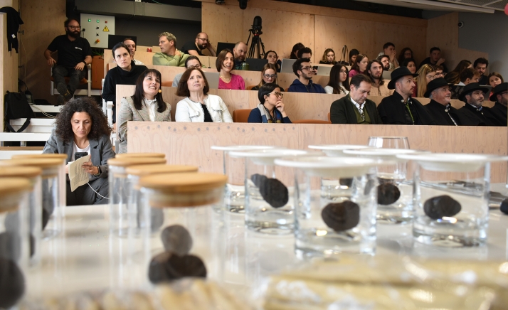 Con complicidad soriana, la trufa negra deslumbra en Nueva York