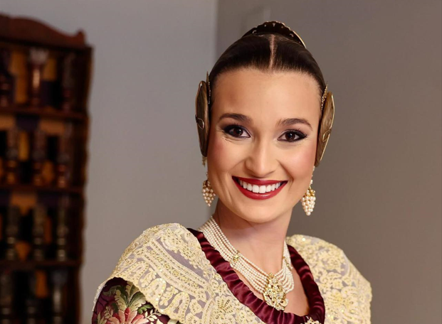 El Jueves Lardero de la Casa de Soria de Valencia marca el comienzo de los superfindes festivos con la presencia histórica de la Fallera Mayor