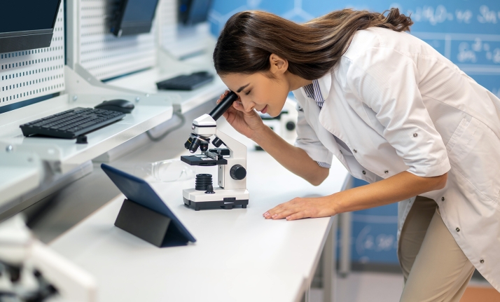 El programa GESTIDI de la Junta ha formado a más 350 especialistas en I+D+i con un 70 % de inserción laboral en actividades de investigación e innovación