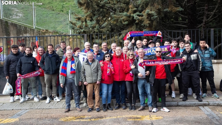 Fotos| Los 45 valientes aficionados numantinos empiezan su travesía hasta Pontevedra: 15 horas de viaje y mucha ilusión