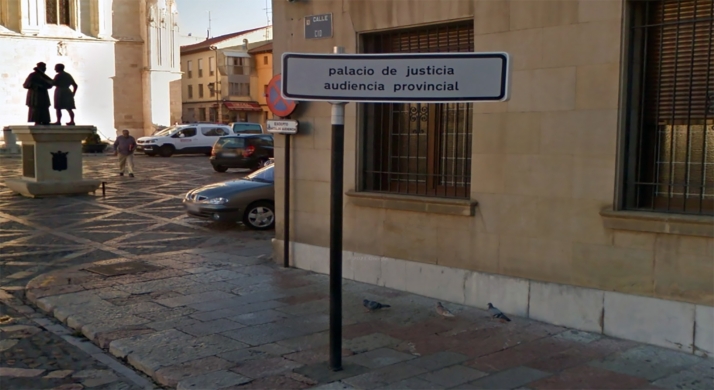 Condenado en León a seis años de cárcel por encerrar a su expareja en el maletero y conducir de forma temeraria