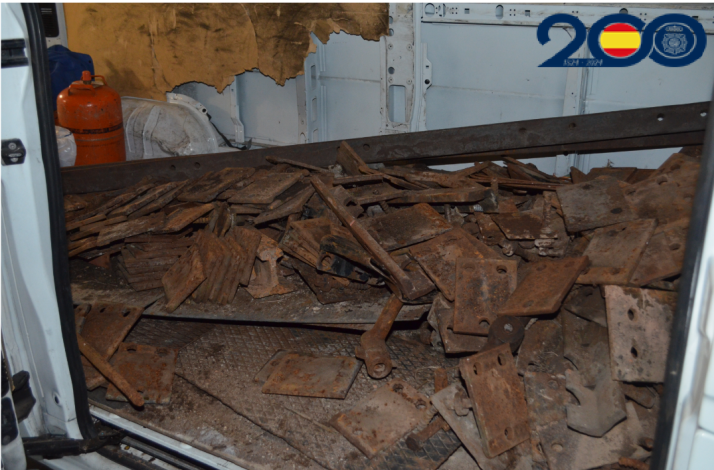 Detenidos tres vecinos de Madrid tras robar en las vías del tren de Soria