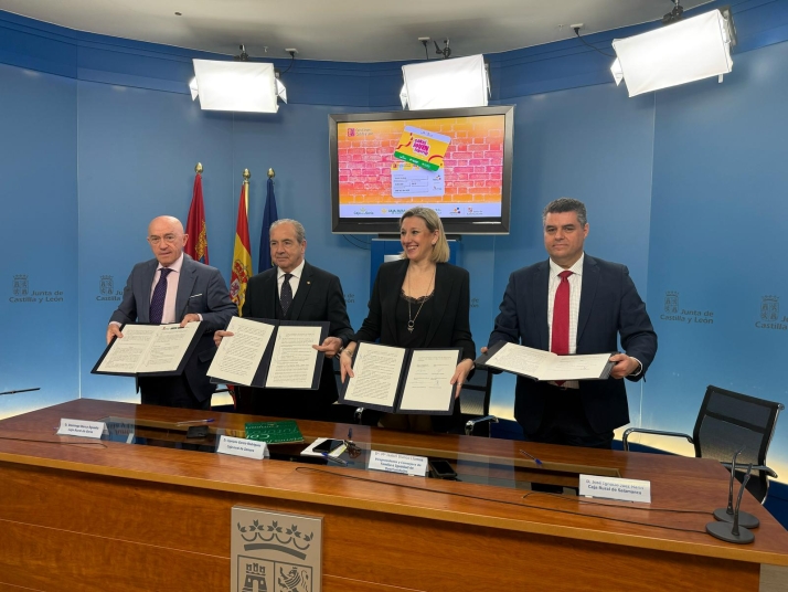 Caja Rural de Soria y la Junta de Castilla y León firman un convenio para impulsar el Carné Joven Europeo