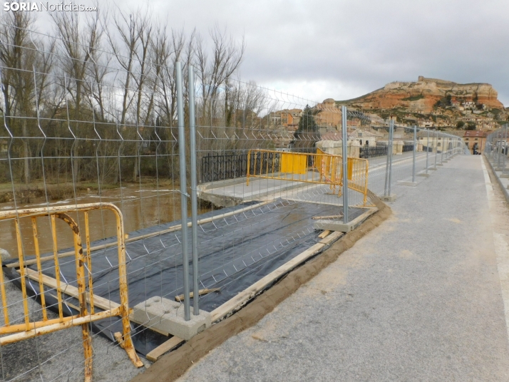 Pontoneros del Ejército destinados en Zaragoza se desplazan a San Esteban para evaluar la instalación de un puente provisional