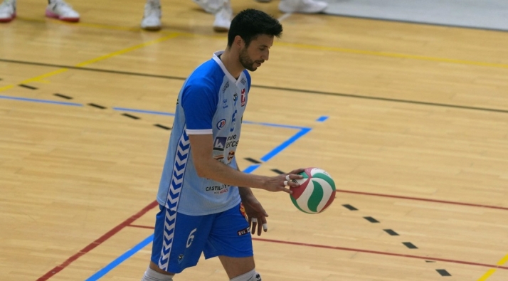 Fabián Flores repite en el equipo ideal de la Superliga