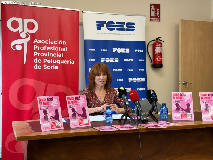 Los peluqueros de Soria regalan esperanza a los pacientes de cáncer