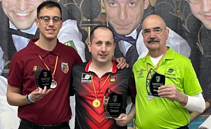 Cortés repite victoria ante Camarero en el regional de Billar 5 Quillas