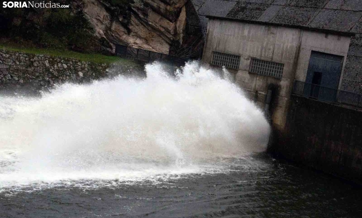 El embalse reduce sus reservas