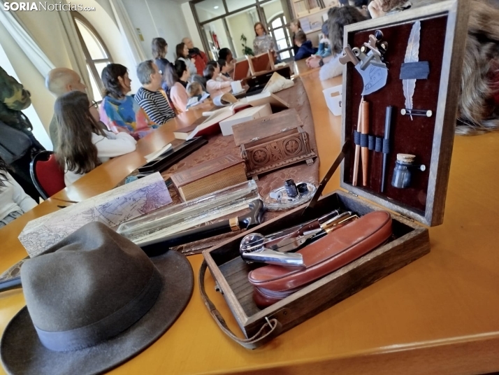 Plumilla, tinta y emoción para revivir la magia de escribir como Machado