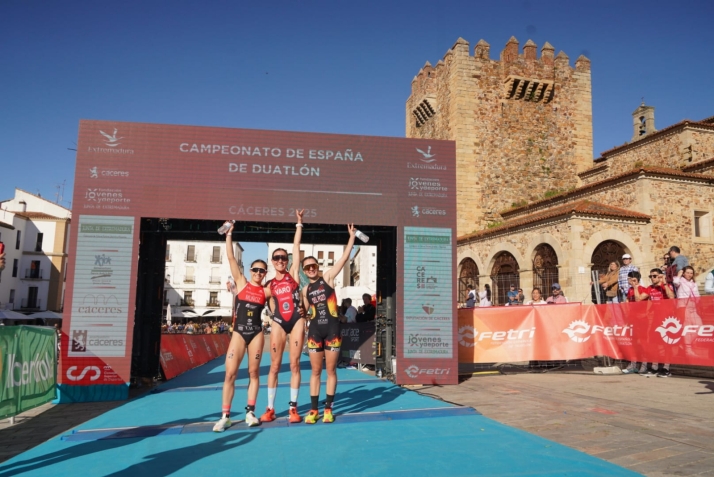 Marina Muñoz, plata en el Nacional de duatlón, consigue el billete para el Europeo y el Mundial
