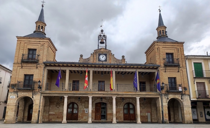 El Ayuntamiento burgense aprueba los convenios de laborales y funcionarios