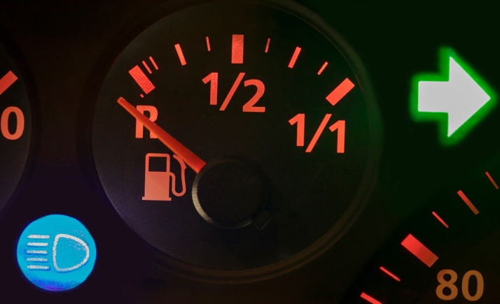 Quedarse sin combustible en carretera: todas las multas que puede imponerte la Guardia Civil