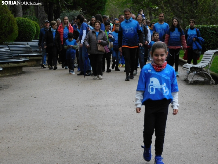 EN FOTO | Soria late en azul: más de 1.500 personas caminan unidas en la Marcha Solidaria por el autismo