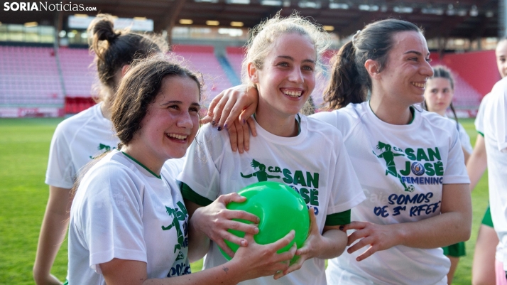 El San José Femenino celebra su éxito de temporada