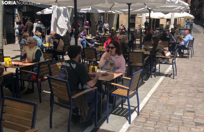 Los bares y sus terrazas: el refugio durante el gran apagón