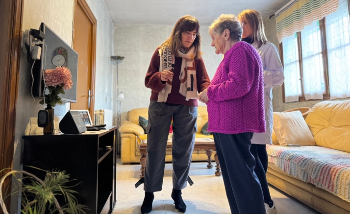 Asistentes virtuales revolucionan la atención domiciliaria rural: la Diputación incorpora un programa tecnológico con sistemas de geolocalización y monitorización de hábitos cotidianos