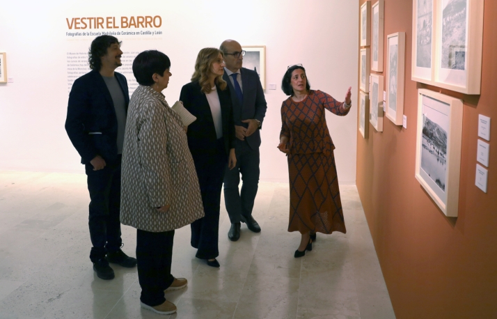 El Museo Etnográfico Regional acoge Vestir el barro. Fotografías de la Escuela Madrileña de Cerámica en Castilla y León