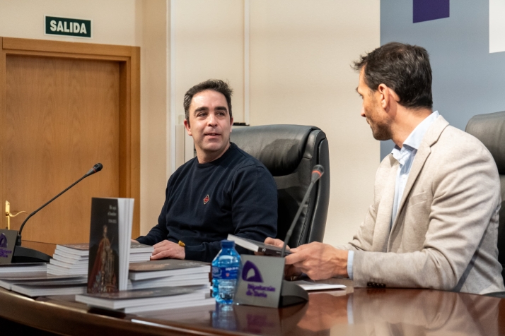 La cofradía del Ecce Homo repasa sus 75 años con un libro muy especial