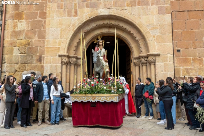 GALERÍA | Con fe y esperanza, la Borriquilla llena de alegría las calles sorianas