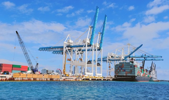 Mañueco convocará el día 15 una reunión con agentes sociales, políticos y económicos para abordar las medidas arancelarias