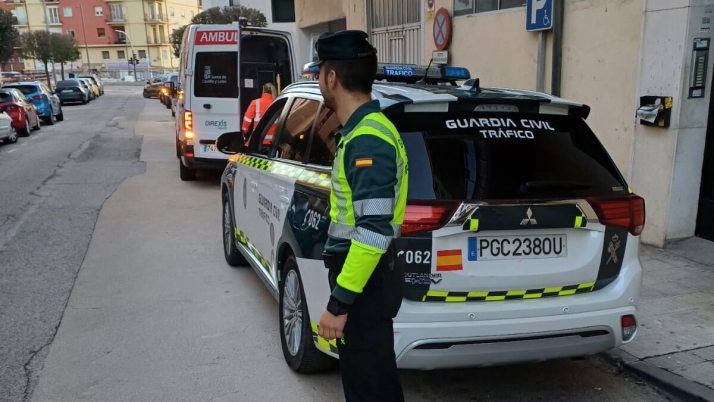 La Guardia Civil auxilia a un conductor indispuesto tras detectar una conducción anómala en la A-11