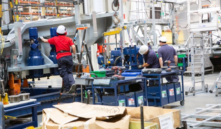 Operarios de producción y personal técnico, los perfiles más demandados por las empresas de Soria