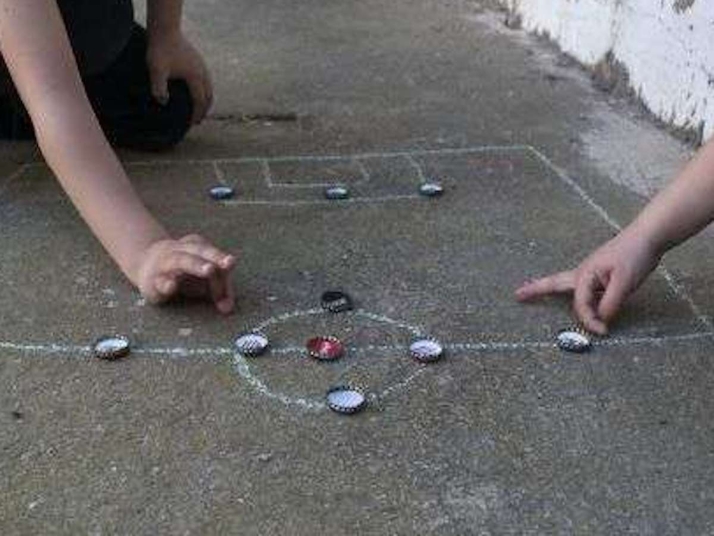 La Junta concede autorización a 96 bares de Castilla y León para la organización del juego de las chapas esta Semana Santa