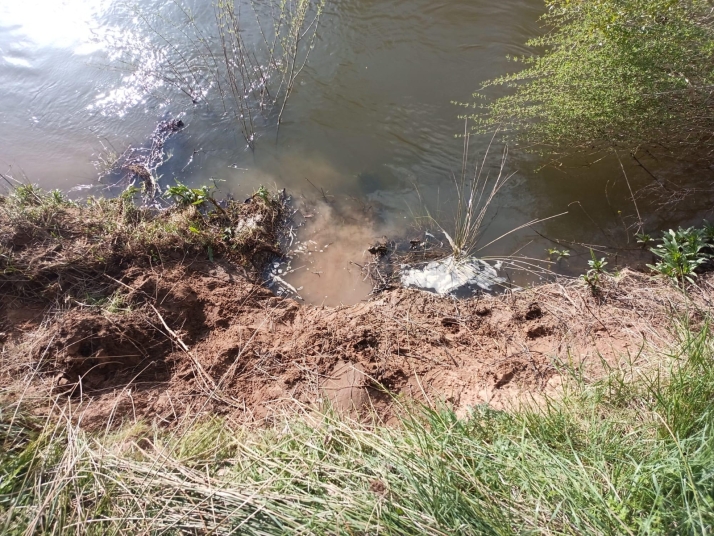Rescatado un hombre atrapado en el río Duero a su paso por Almazán
