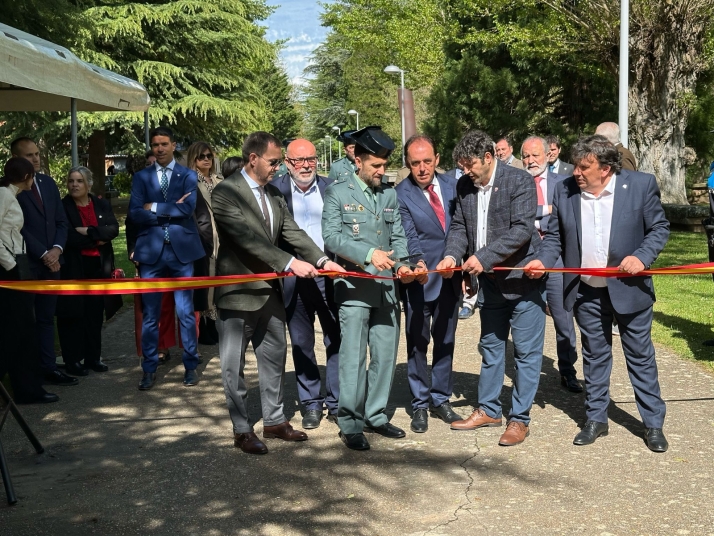 Venalmazán abre sus puertas con un homenaje al Seprona y el respaldo de todas las administraciones