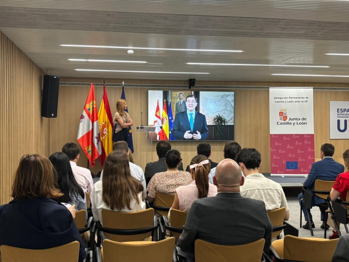 Castilla y León celebra su día en Bruselas: la Delegación reúne a más de cien residentes en un emotivo encuentro