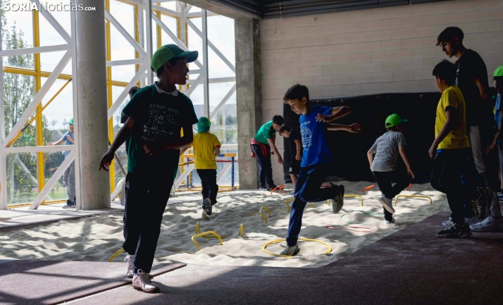 Casi un centenar de escolares participarán en la jornada Deporte y Naturaleza en El Burgo 