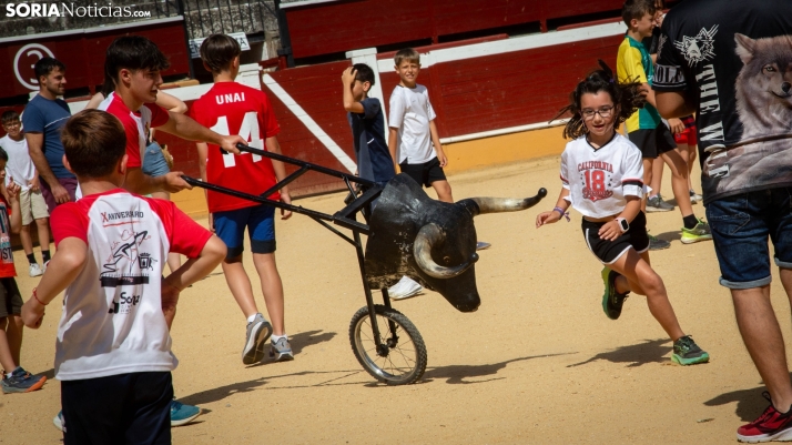 GALERÍA | Así han disfrutado los más pequeños con los Carretones y el encierro infantil en la plaza de toros de Soria