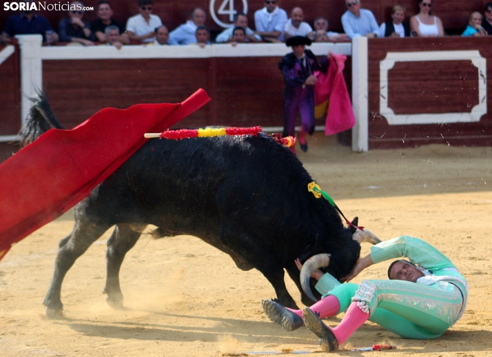 Toros del Sábado Agés: Cogida de Galván y Sanz falla a espadas