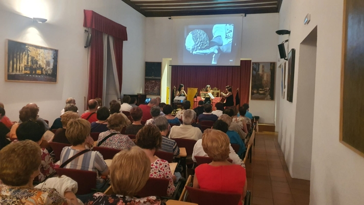 Notas que despiertan recuerdos: Cinema Trío triunfa en Ágreda en un concierto a favor de Alzheimer Soria