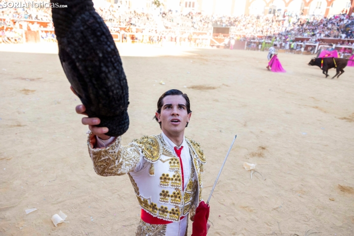 GALERÍA | Segunda del Viernes de Toros: La fiesta está servida
