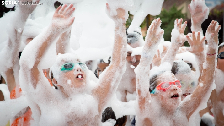 Fotos: Camaretas termina sus fiestas con una gran fiesta de la espuma