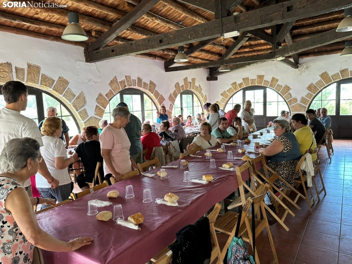 La Barriada pone el broche de oro a sus fiestas con una jornada de hermandad y tradición