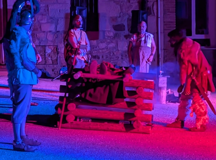 Carbonera de Frentes viaja a la época celtíbera con la recreación de un ritual funerario