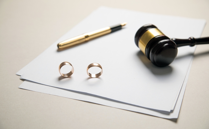 Los divorcios crecen un 8,2% en 2024 y la custodia compartida se impone por primera vez a la materna