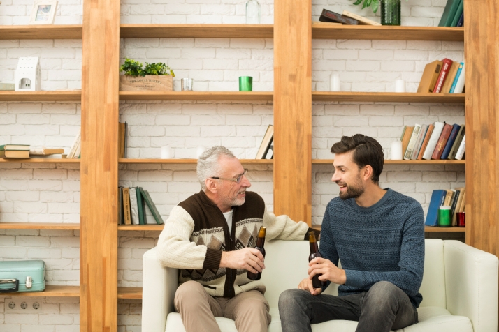 La UVa abre este viernes el plazo de su programa de convivencia entre mayores y estudiantes para el curso 2025/26