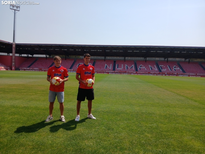 El Numancia presenta a los extremos Héctor Peña y Álex Gil