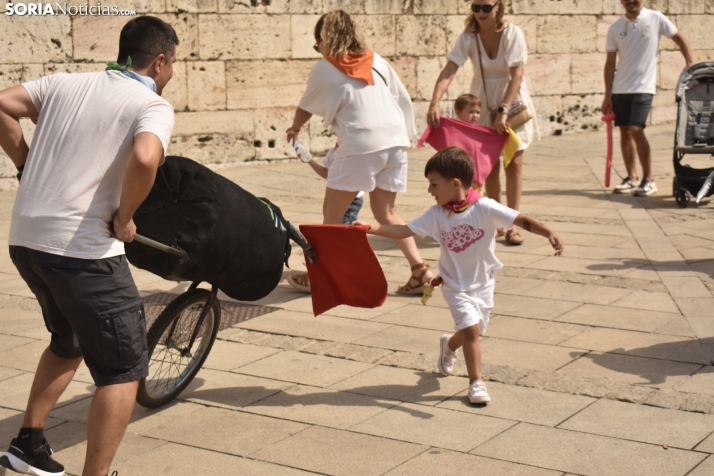 En fotos: los niños de El Burgo exprimen la mañana con el encierro infantil