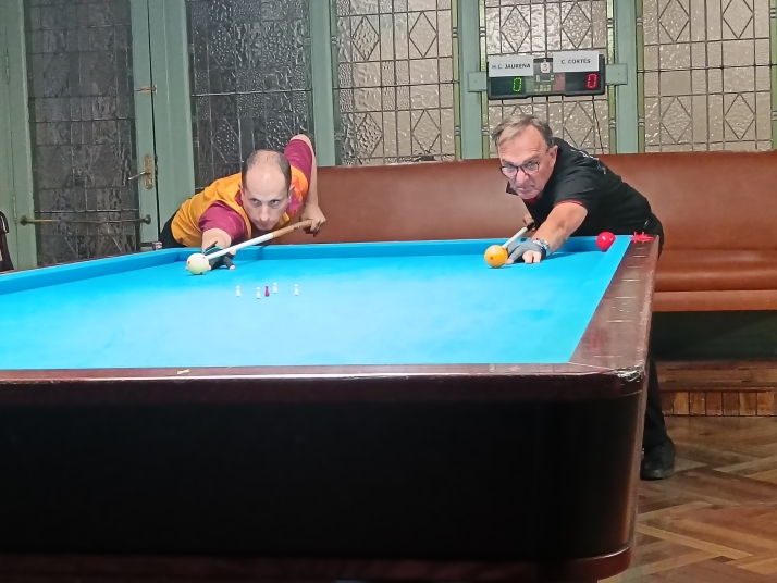Carlos Cortés roza la final en el II Open de Billar 5 Quillas de Burgos