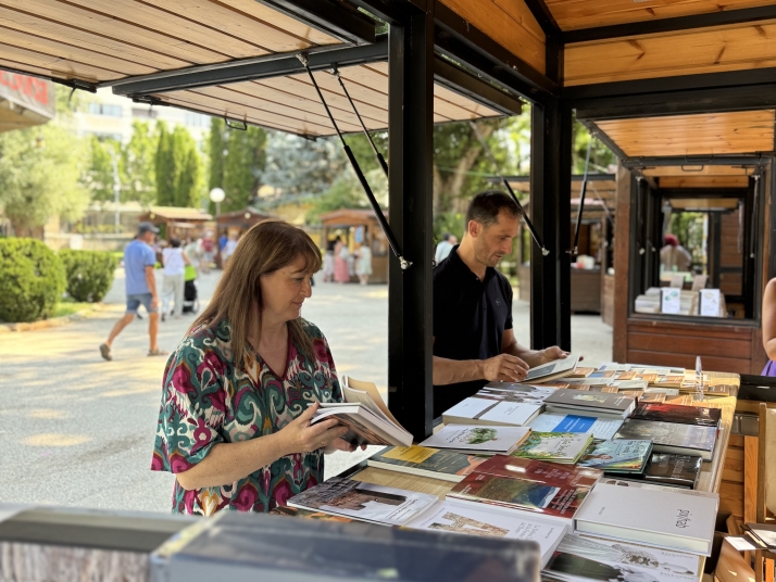 El éxito del Premio Leonor en Expoesía impulsa la reedición comercial de Hermano Pulpo