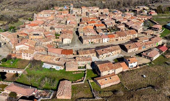 Una exposición recorre el medio siglo de historia de la Asociación Cultural de Romanillos de Medinaceli