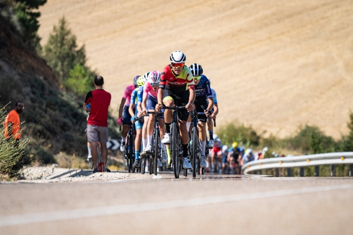 La Laguna Negra se prepara para recibir la etapa reina de una Vuelta Junior de récord