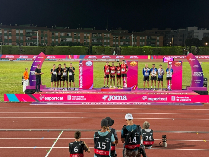 El Atletismo Numantino consigue el oro y bate el récord del campeonato de España en el 4×400