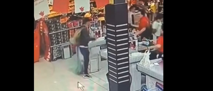 El vídeo filtrado del preso que intentó robar con un arma blanca en un súper de Soria