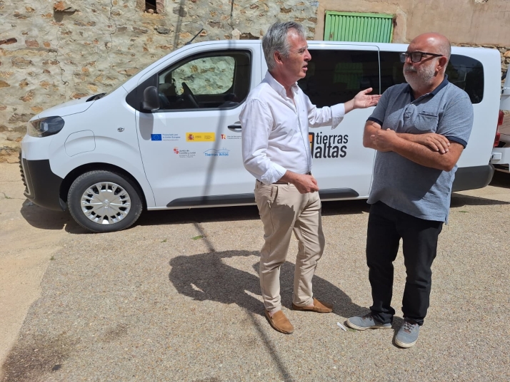 Tierras Altas estrena un vehículo eléctrico de nueve plazas para impulsar el turismo sostenible